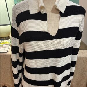 moon & madison Striped V-Neck Sweater in Black and White